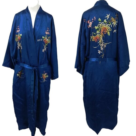 Vintage Silky Kimono Robe Size XLEmbroidered Flowers BJD Smoking Jacket Asian